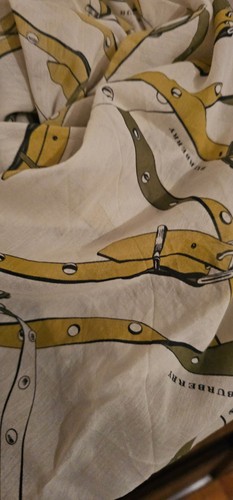 Burberry london tuch - london, 135x135cm